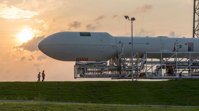 SpaceX planuje wystrzelić 4000 swoich satelitów za pomocą rakiet Falcon 9 (zdjęcie: SpaceX)