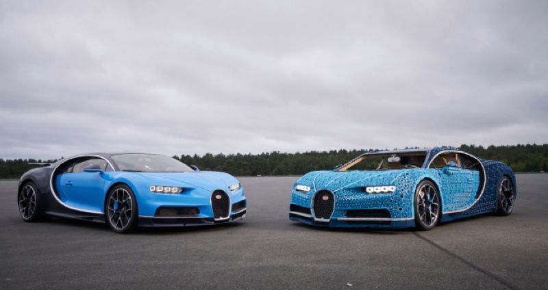 Bugatti Chiron: oryginalny (po lewej) i zbudowany z klocków LEGO (po prawej)