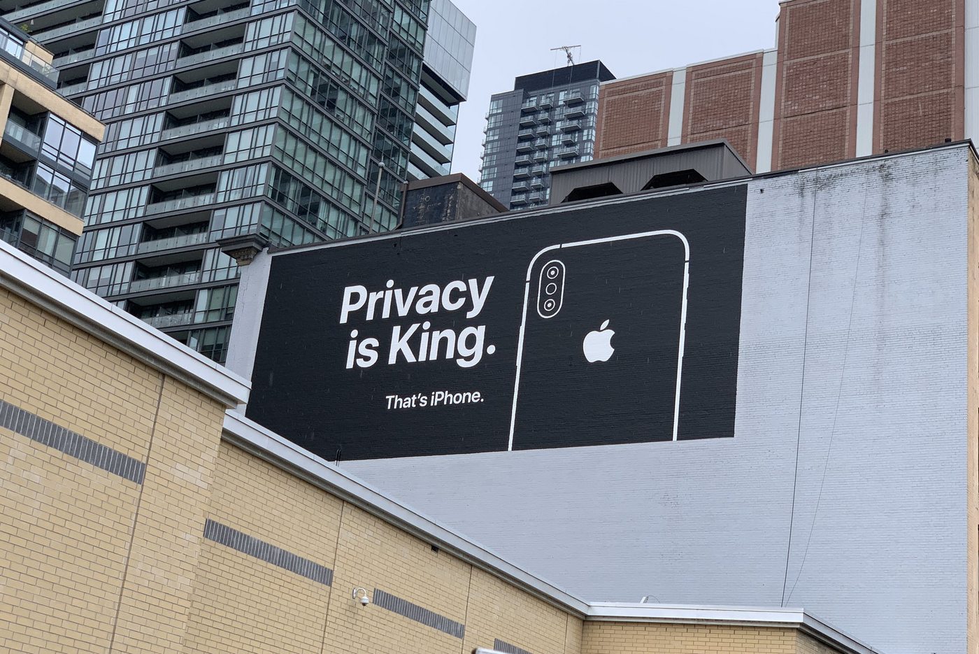 Billboard Apple'a dot. prywatności - Kanada "Privacy is a King" (2019)