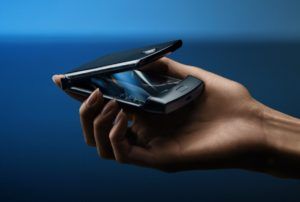 Motorola razr (2019) - smartfon z klapką